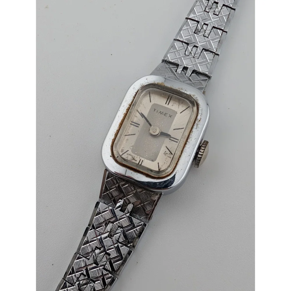 Vintage Timex Mechanical Women's Watch 15mm Case Silver 6